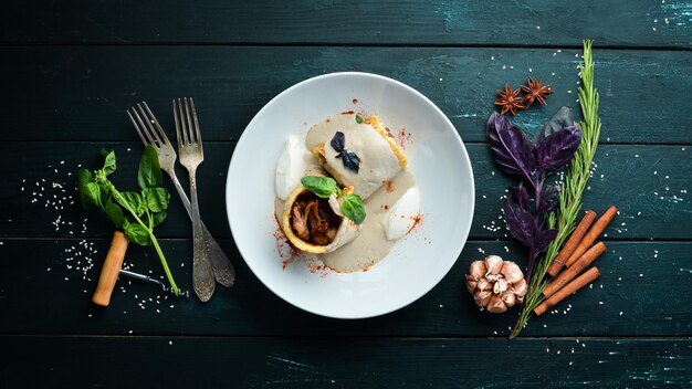 Talerz z kompozycją potraw